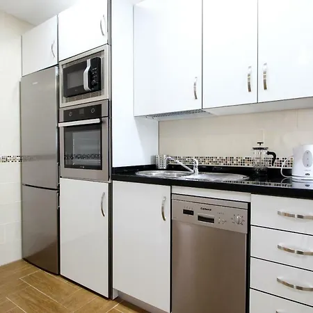 Palacios 6, Nuevo, Playa, Barrio Tranquilo, Todos Servicios, Pa * מאלגה