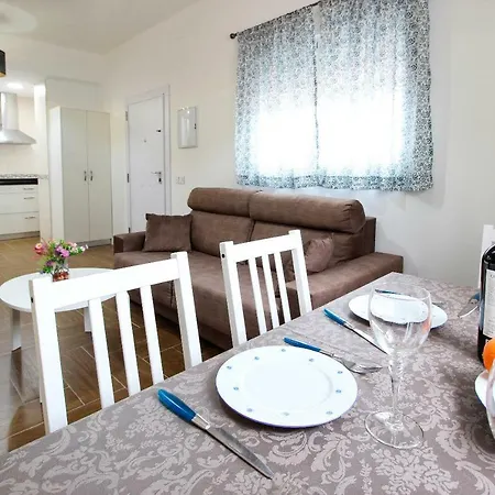 Palacios 6, Nuevo, Playa, Barrio Tranquilo, Todos Servicios, Pa דירה